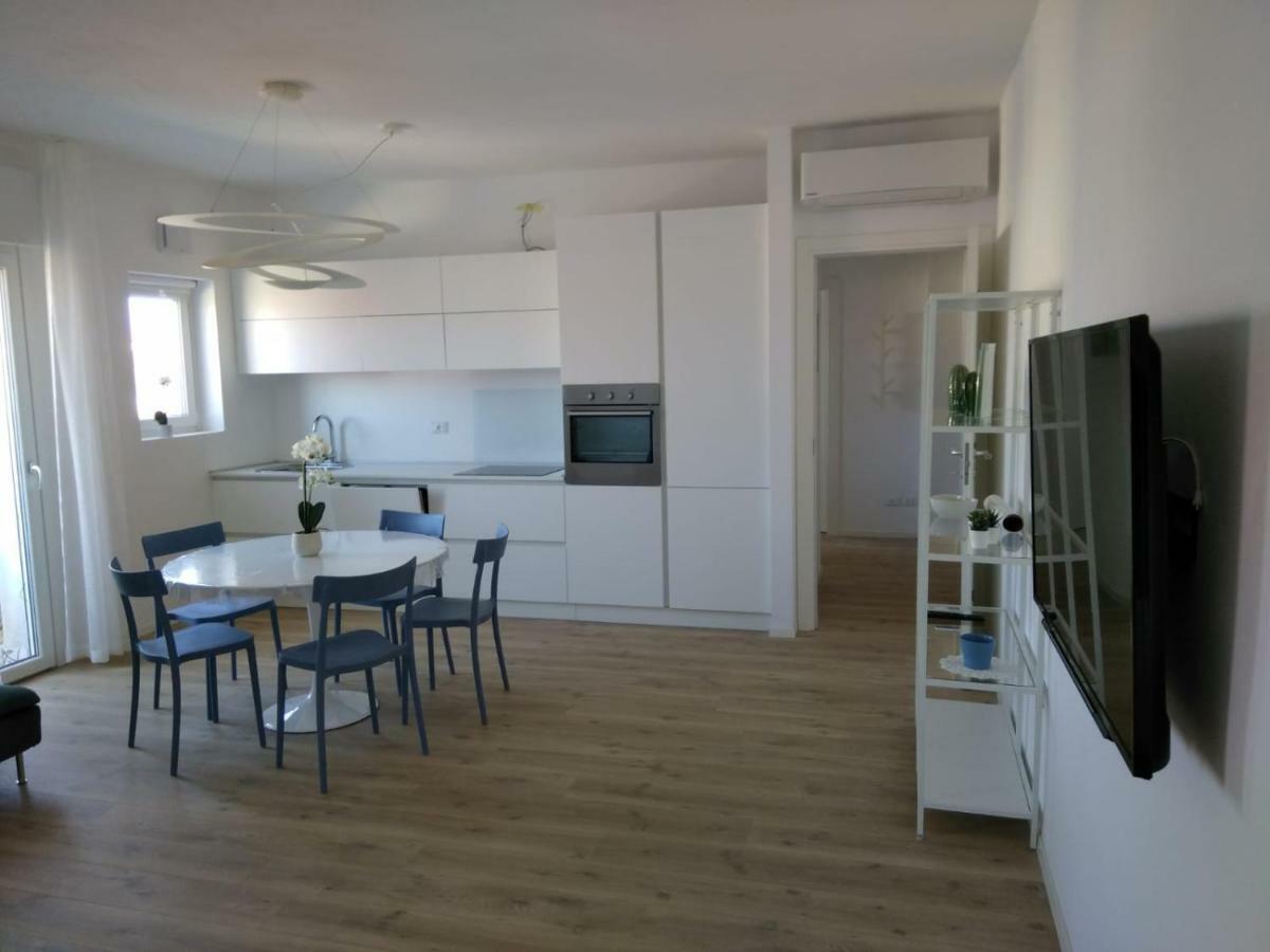 Buonarroti Apartment Grado Bagian luar foto